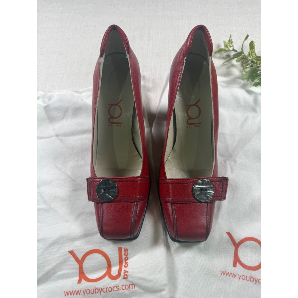 YOU by Crocs Daring Duchess Red Leather Pumps Square Toe Heels Italy 8.5 39 NEW